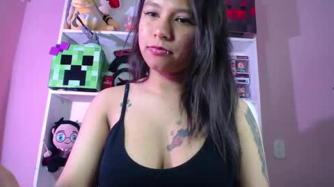 Snapshot of evybubbles_ chatting on September 10, 6:19 pm Im Evy online show from September 10, 6:19 pm