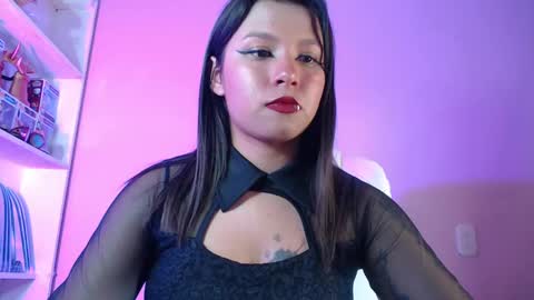 Snapshot of evybubbles_ chatting on January 19, 2:25 am Im Evy online show from January 19, 2:25 am