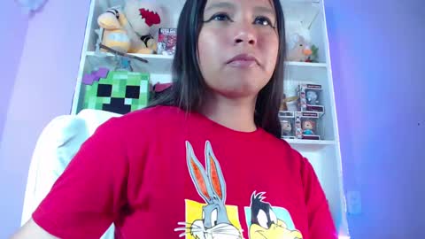 Snapshot of evybubbles_ chatting on December 23, 4:50 pm Im Evy online show from December 23, 4:50 pm