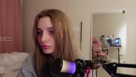 Ewe online show from October 4, 7:07 pm