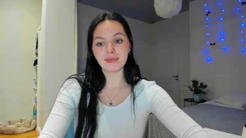 ewelynscott online show from February 12, 4:41 pm