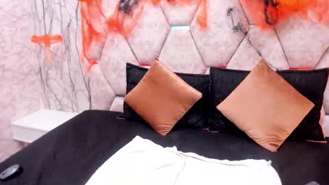 Snapshot of exotic_ebony_ chatting on October 21, 7:29 pm Alison online show from October 21, 7:29 pm