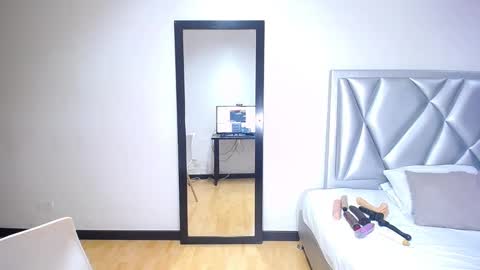 exotic_karmella online show from December 4, 9:35 pm