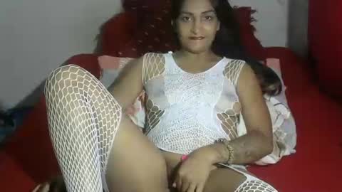 Snapshot of exotic_queen01 chatting on December 12, 2:44 pm Amber online show from December 12, 2:44 pm