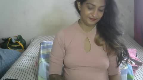 Snapshot of exotic_queen01 chatting on February 18, 10:05 am Amber online show from February 18, 10:05 am