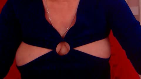 Alana online show from December 8, 8:25 pm