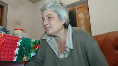 Snapshot of exquisitemature chatting on December 6, 9:23 pm ExquisiteMature online show from December 6, 9:23 pm