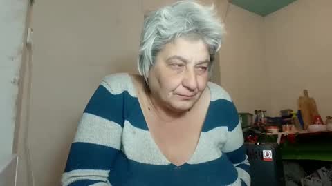 Snapshot of exquisitemature chatting on February 22, 4:29 am ExquisiteMature online show from February 22, 4:29 am