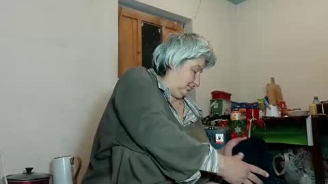 Snapshot of exquisitemature chatting on February 11, 3:50 am ExquisiteMature online show from February 11, 3:50 am