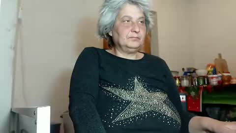 Snapshot of exquisitemature chatting on March 9, 6:11 pm ExquisiteMature online show from March 9, 6:11 pm
