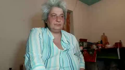 Snapshot of exquisitemature chatting on January 29, 7:00 pm ExquisiteMature online show from January 29, 7:00 pm
