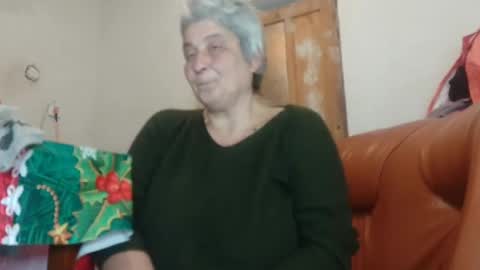 Snapshot of exquisitemature chatting on December 7, 8:38 pm ExquisiteMature online show from December 7, 8:38 pm