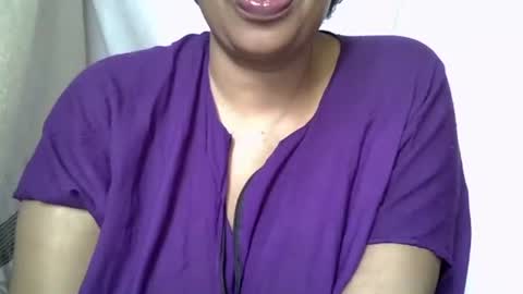 Snapshot of extra_love36 chatting on October 15, 10:29 am extra_love36 online show from October 15, 10:29 am