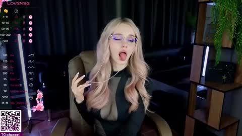 exxxcore_ online show from November 6, 6:58 pm