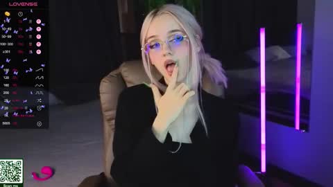 exxxcore_ online show from October 23, 11:05 am