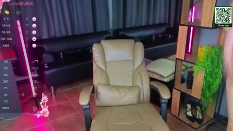 exxxcore_ online show from October 10, 7:35 am