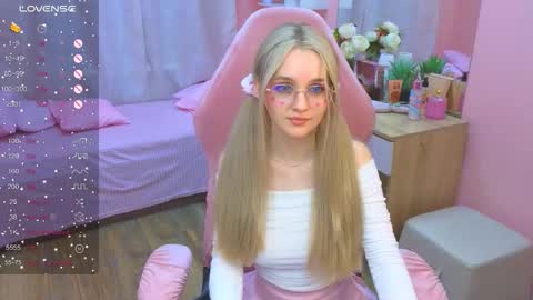 exxxcore_ online show from September 26, 1:09 pm