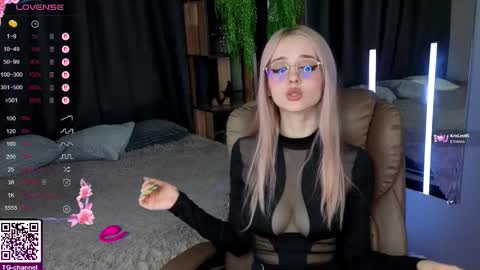 exxxcore_ online show from October 26, 11:49 am