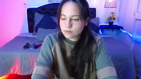 Snapshot of eymmy_24 chatting on September 21, 5:39 am eymmy_24 online show from September 21, 5:39 am