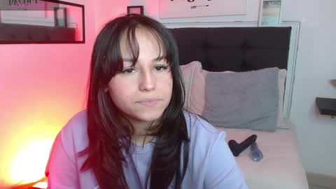 Snapshot of eymmy_24 chatting on October 23, 4:29 am eymmy_24 online show from October 23, 4:29 am