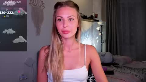 Snapshot of f1oraa chatting on October 23, 2:56 pm if you dont have fansly account yet use this link to registration online show from October 23, 2:56 pm