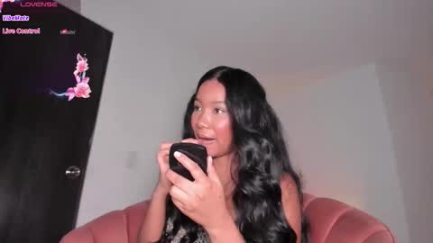 Snapshot of fabianna_laraa chatting on October 12, 3:14 pm Thianna online show from October 12, 3:14 pm