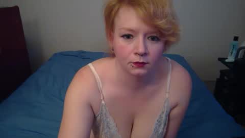 Snapshot of faedream_ chatting on December 28, 10:02 pm faedream_ online show from December 28, 10:02 pm