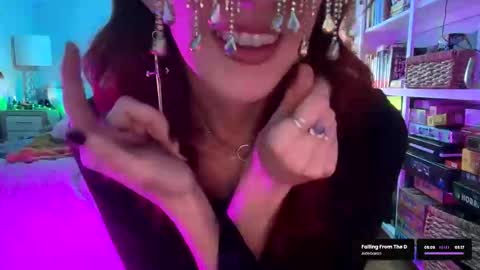 Faewildz online show from October 18, 7:00 am