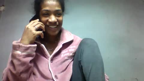faiqua95 online show from April 27, 3:09 pm
