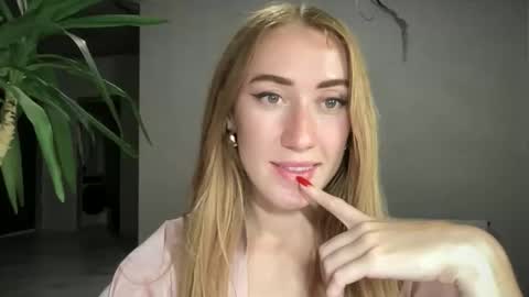 fairy_face online show from September 9, 9:14 pm