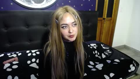 Marie online show from October 22, 5:23 am