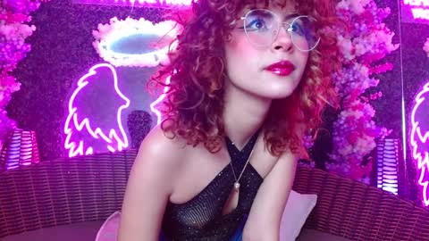 Snapshot of fairy_sweet_ chatting on December 15, 8:15 pm FAIRY online show from December 15, 8:15 pm