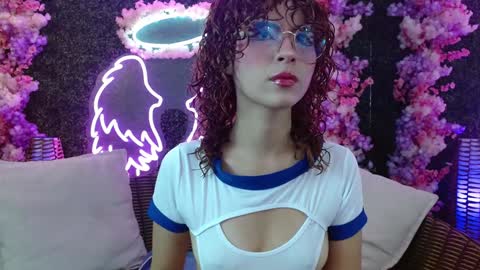 Snapshot of fairy_sweet_ chatting on January 19, 8:30 pm FAIRY online show from January 19, 8:30 pm