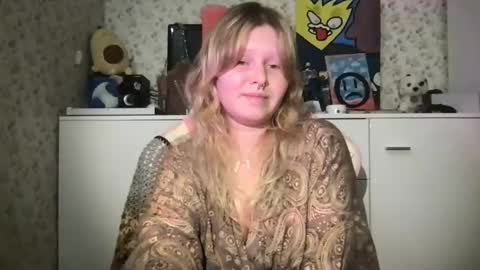 Arisha online show from December 17, 6:53 pm