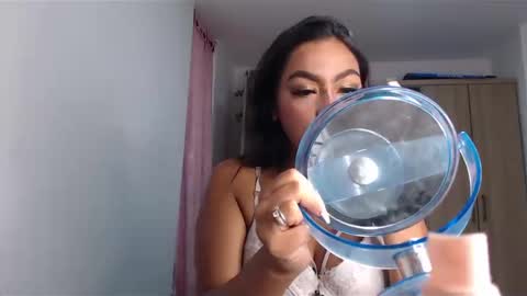 fairylatin online show from January 1, 11:05 am