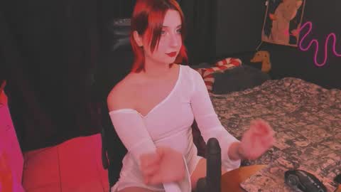 Snapshot of faketattoo chatting on September 24, 9:30 am Angelina and Alice online show from September 24, 9:30 am