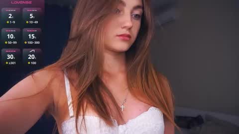 Snapshot of falineellson chatting on October 13, 7:55 am Erika online show from October 13, 7:55 am