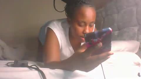 famous_bear online show from March 11, 5:11 am