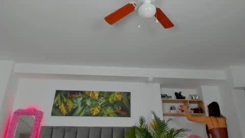 Snapshot of fancy_t33_n chatting on March 6, 7:32 pm Jennifer online show from March 6, 7:32 pm