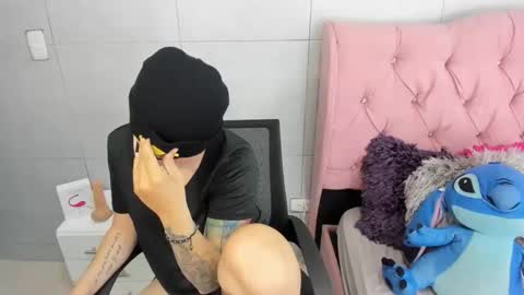 FANNY online show from November 25, 1:41 am