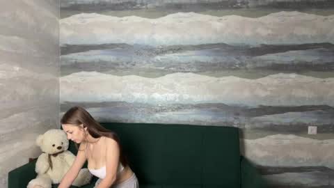 Anna Scovich online show from October 19, 1:46 pm