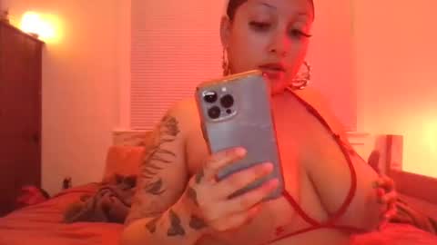Snapshot of fatleechesxoxo222 chatting on January 4, 5:16 am fatleechesxoxo online show from January 4, 5:16 am