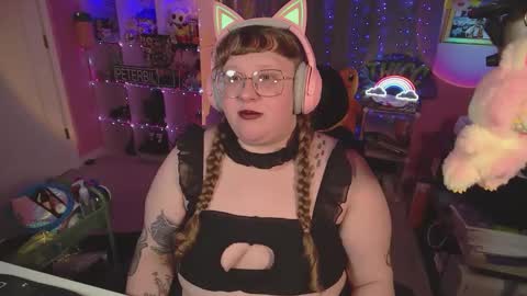 FatVeronica online show from February 6, 6:00 pm