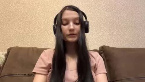 Aurora 18yo online show from February 4, 9:56 am