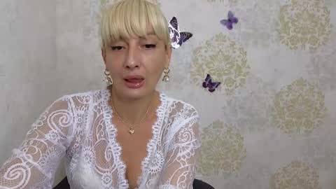 Snapshot of favorite_angel chatting on September 19, 8:08 pm favorite_angel online show from September 19, 8:08 pm