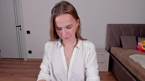 Snapshot of feel_our_vibe chatting on October 11, 6:51 am Daniela online show from October 11, 6:51 am