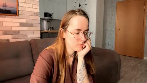 Mary online show from March 26, 7:32 am