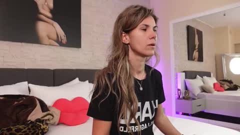 FeliciaKrige online show from November 4, 10:48 pm