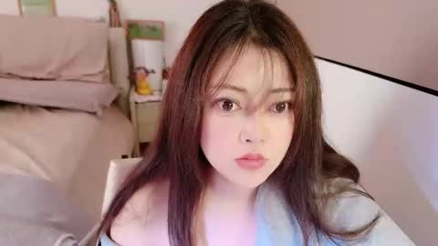 felicityluo online show from January 16, 5:25 am