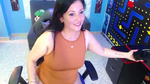 Snapshot of felinagrrr chatting on February 26, 7:51 pm felina online show from February 26, 7:51 pm